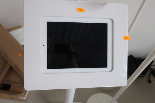 Div. Standere samt tablet APPLE iPad