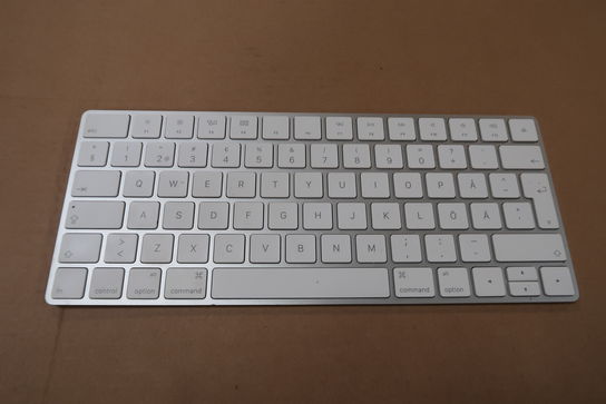 Apple keyboard A1644