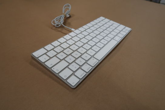 Apple keyboard A1644