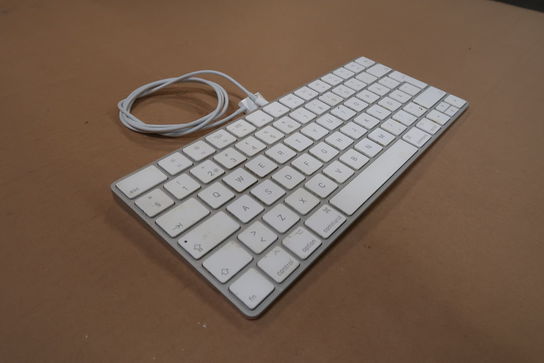 Apple keyboard A1644