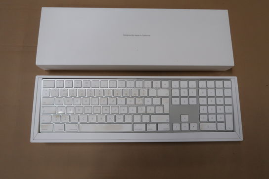 Apple keyboard A1843