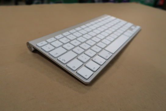 Apple keyboard A1314