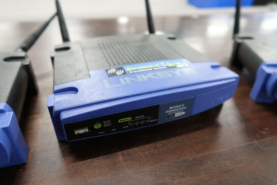 4 stk. Routere LINKSYS 