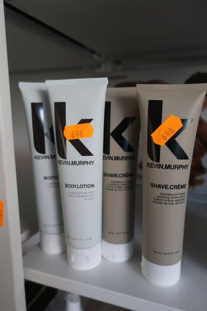 2 stk. bodylotion samt 2 stk. shave creme KEVIN MURPHY