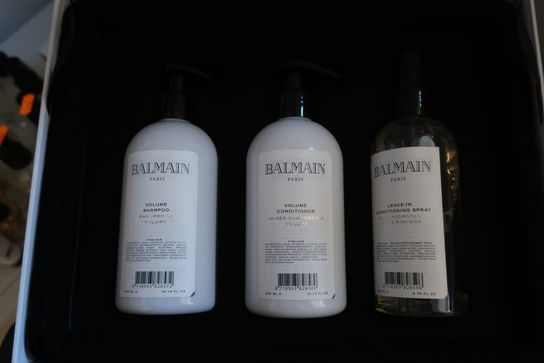 1 stk. hårshampoo, 1 stk. hårbalsam samt 1 stk. balsamspray BALMAIN