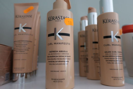 2 stk. opfriskende spray til krøller KÈRASTASE, Curl manifesto