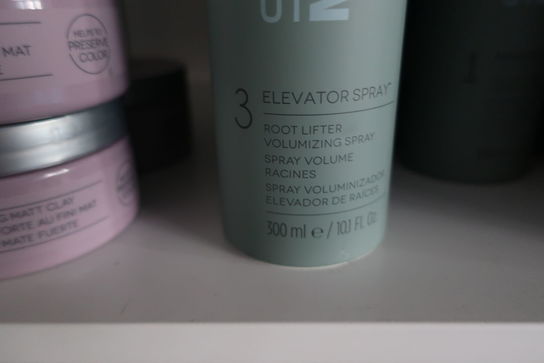 2 stk. volume spray REVLON, Elevator Spray