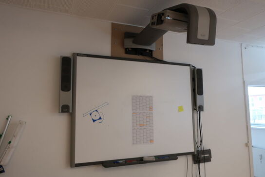 77" SMARTBoard SB680 m. projektor