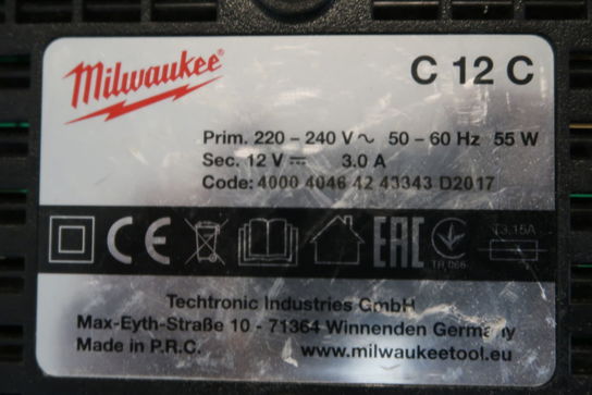 Batterilader MILWAUKEE 12V inkl. 2 stk. batterier