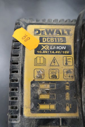 Batterilader DEWALT inkl. 1 stk. batteri