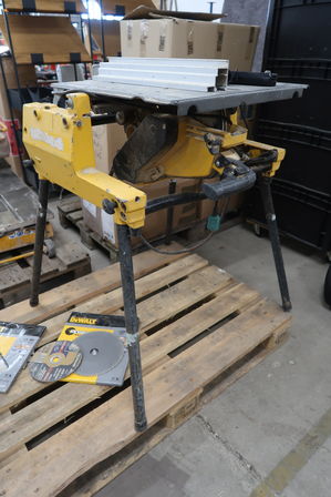 Kap-/geringsav DEWALT DW743