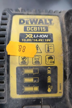 Batterilader DEWALT inkl. 1 stk. batteri