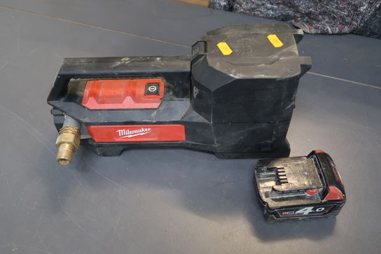 Akku-vandpumpe MILWAUKEE M18-BTP