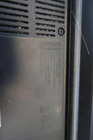 Bærbar computer LENOVO E15