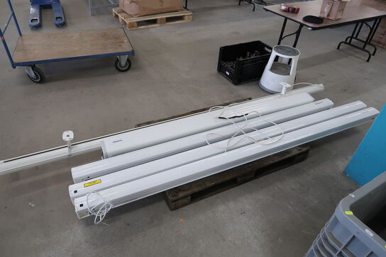 5 pieces. Motorized projection screens