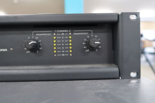 Amplifier BOSE 1600 Series