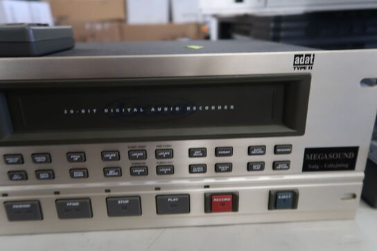 DAT tape recorder ALESIS LX20