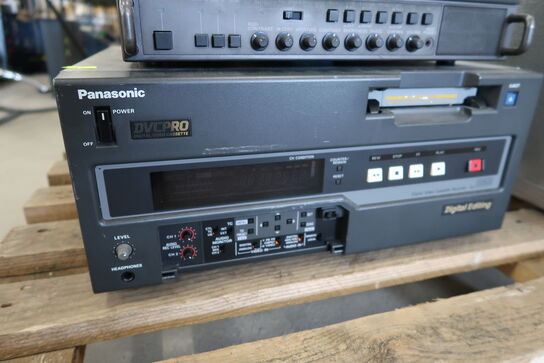 DVCPRO recorder and video monitor PANASONIC