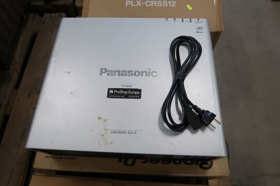 Projector PANASONIC PT-D6000