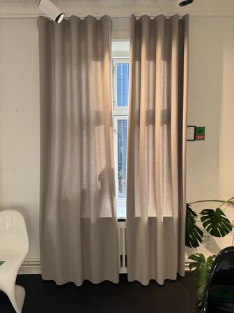 2 stk. Kvadrat Hero 2 gardin 