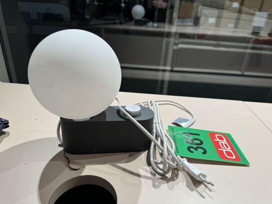 Tala Alumina Bordlampe Sort med Sphere IV