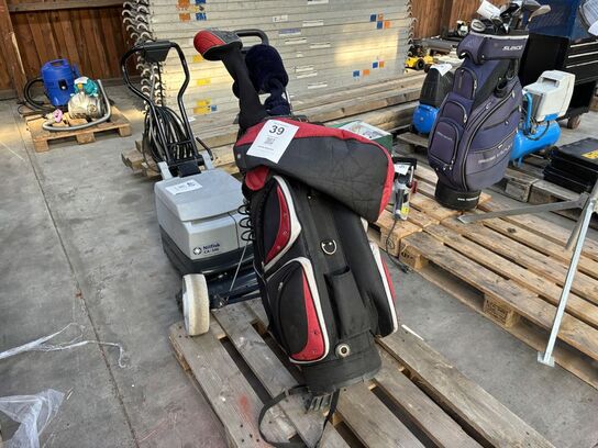 Golfbag med vogn + køller