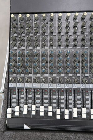 Mixer MACKIE 1604-VLZpro