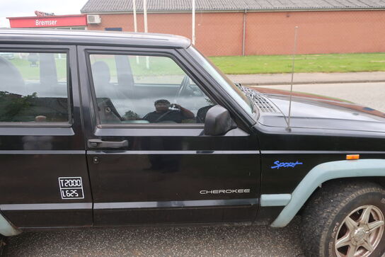 Varebil JEEP Cherokee 2,5