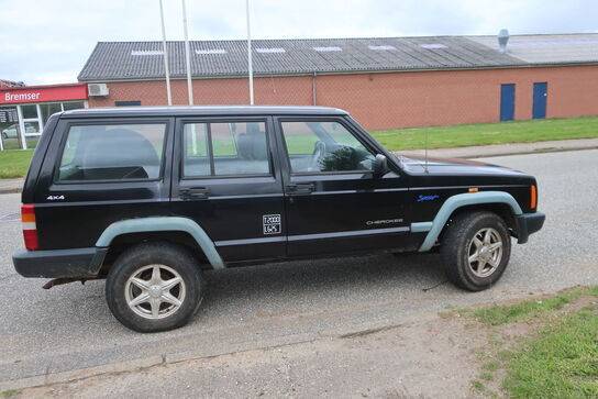 Varebil JEEP Cherokee 2,5