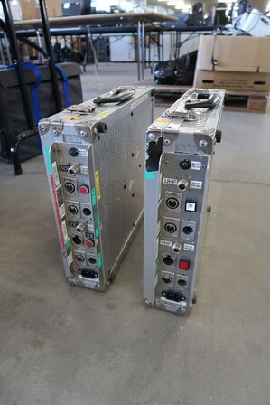 2 stk. Radio-sendetrin i kuffert TP-radio