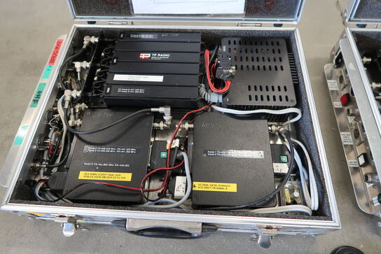 2 stk. Radio-sendetrin i kuffert TP-radio
