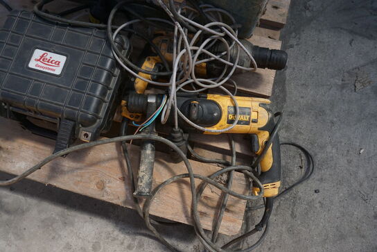 2 stk. Boremaskine DEWALT mv. 