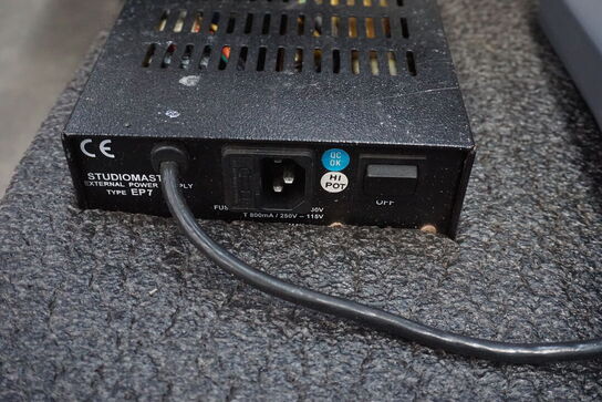 Studiomaster Trilogy 206 mixer
