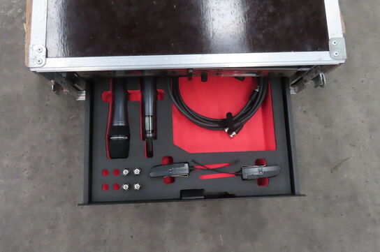 Sennheiser trådløs mic + 3 stk. flightcase