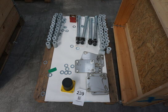 Palle med diverse bolte mv. 