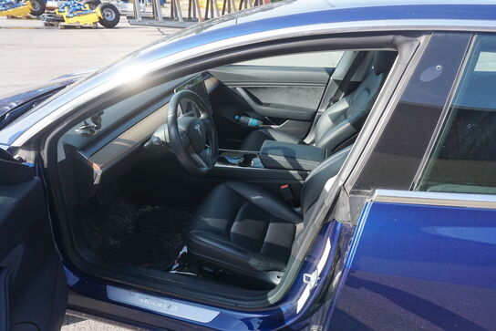 Tesla model 3 E3D tidligere reg nr: DE40697
