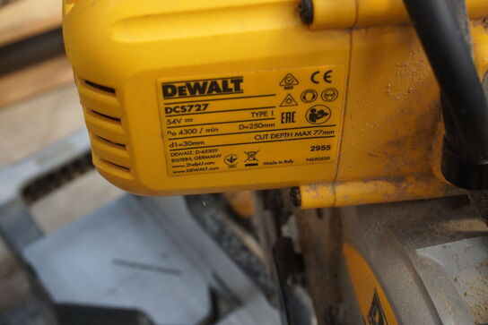 Kap/geringssav DEWALT DCS727