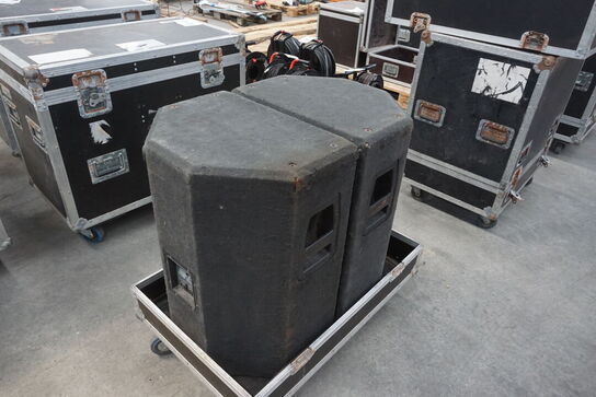2 stk. DAS Audio ST-15 højttalere inkl. flightcase
