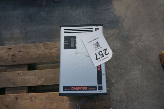 2 stk. Frekvensomformer DANFOSS