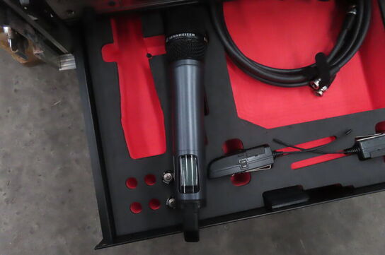 Sennheiser trådløs mic + 3 stk. flightcase