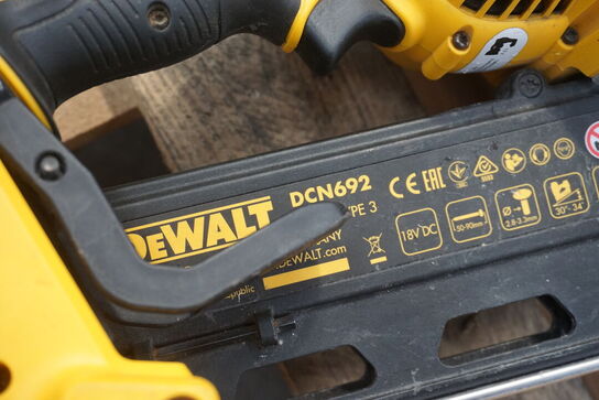 Sømpistol DEWALT DCN692