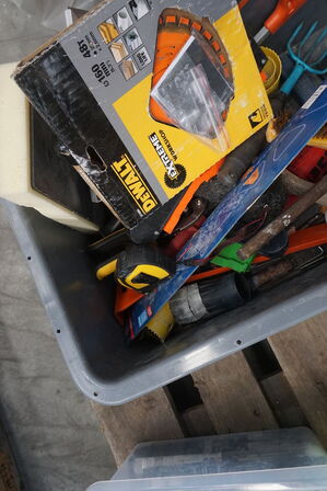 Diverse håndværktøj, bukke mv. 