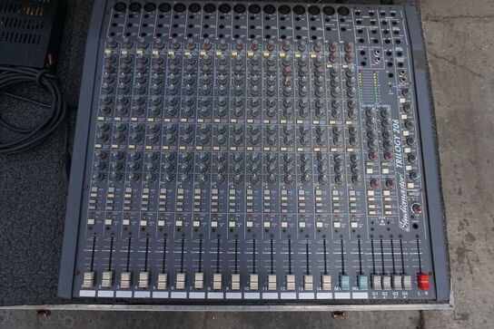 Studiomaster Trilogy 206 mixer