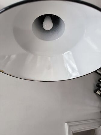 2 stk. ældre industrilamper i sort emalje