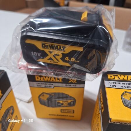 3 STK Batterier 18V, 4 AH DEWALT