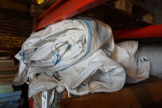 indhold i 6 paller, bigbags, pommaterialer, m.v.