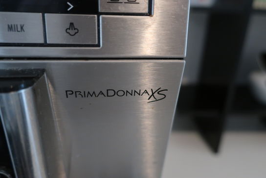 Kaffemaskine DELONGHI Primadonna XS