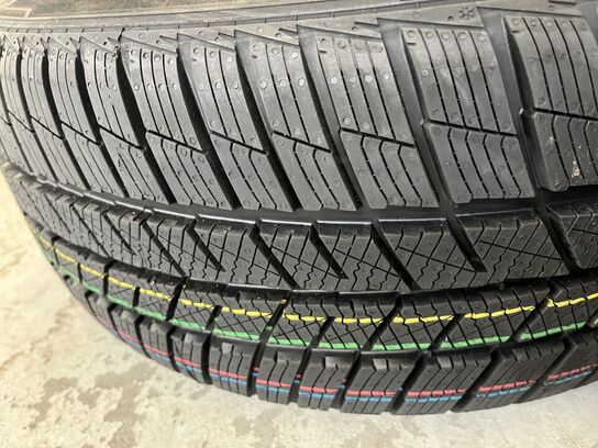 2 stk. dæk BARUM 235/45 R18 V XL, Polaris 5