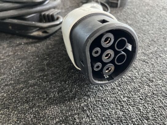 Lader til bil 