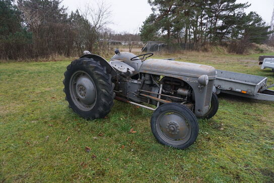 Traktor Massey Ferguson